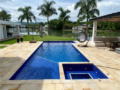 Casa de 5 alcobas en venta en Girardot, Girardot, 1300 m² · foto 17 de 19