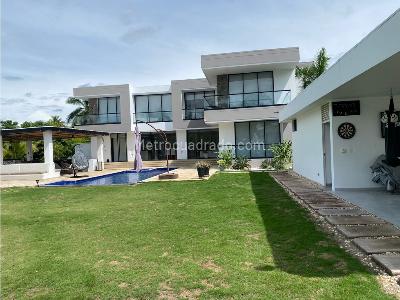 Casa de 5 alcobas en venta en Girardot, Girardot, 1300 m² · foto 18 de 19