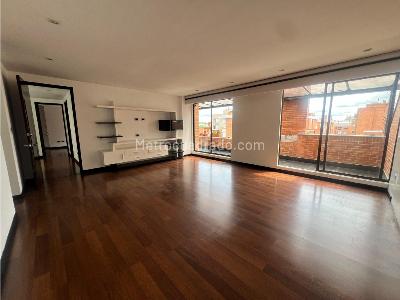Apartamento de 3 alcobas en venta en San Patricio, Bogotá, 177 m² · foto 3 de 20