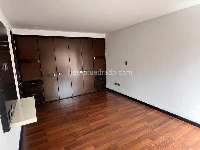 Apartamento de 3 alcobas en venta en San Patricio, Bogotá, 177 m² · foto 6 de 20