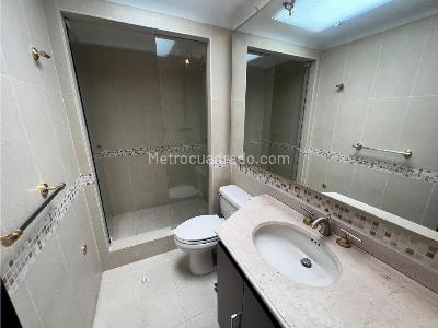 Apartamento de 3 alcobas en venta en San Patricio, Bogotá, 177 m² · foto 17 de 20