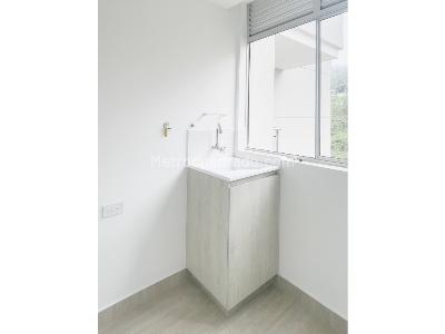 Apartamento de 2 alcobas en venta en Las Lomitas, Sabaneta, 78 m² · foto 7 de 8