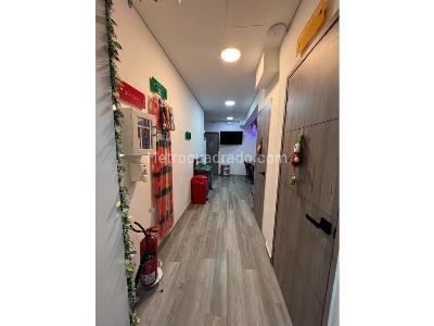 Casa de 5 alcobas en venta en Laureles, Medellín, 400 m² · foto 8 de 20