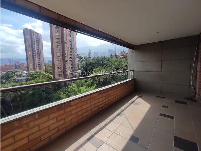Apartamento de 3 alcobas en arriendo en Los Balsos, Medellín, 143 m² · foto 3 de 18