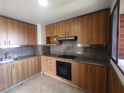 Apartamento de 3 alcobas en arriendo en Los Balsos, Medellín, 143 m² · foto 6 de 18