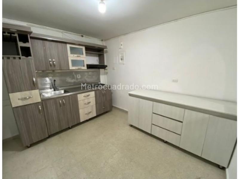 Apartamento amplio de 3 Alcobas con Terraza en Florida Nueva