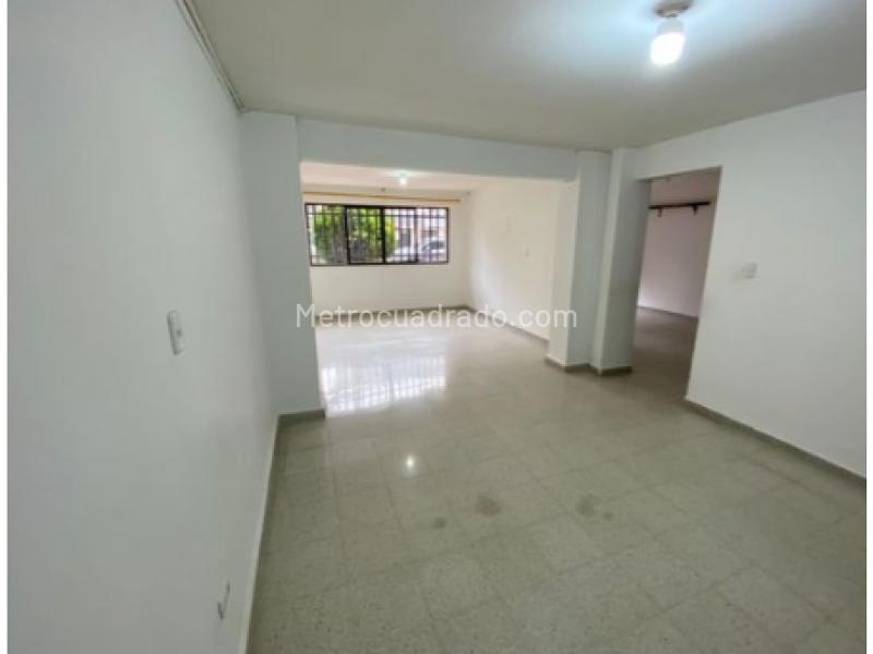 Apartamento amplio de 3 Alcobas con Terraza en Florida Nueva - 3