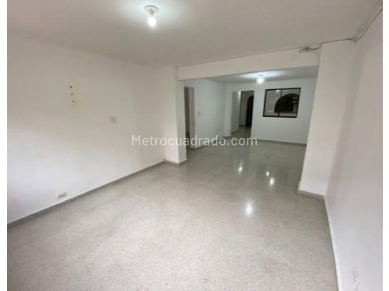 Apartamento amplio de 3 Alcobas con Terraza en Florida Nueva - 7