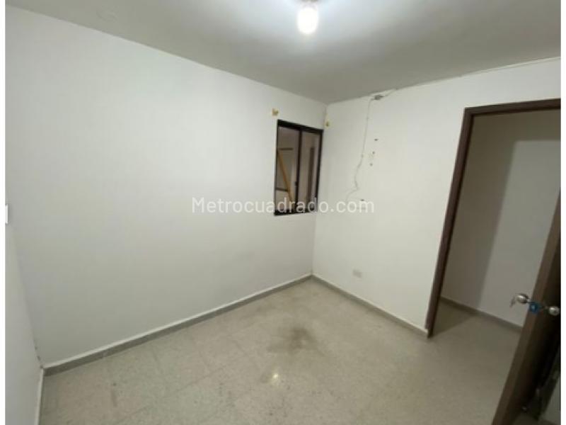 Apartamento amplio de 3 Alcobas con Terraza en Florida Nueva - 8