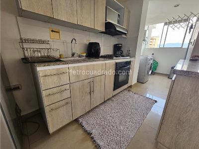 Apartamento de 2 alcobas en arriendo en Los Balsos, Medellín, 90 m² · foto 3 de 9