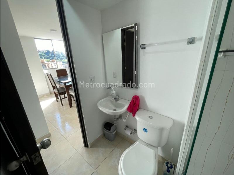 2BR Apartment in Robledo with Balcony & Pool - 6