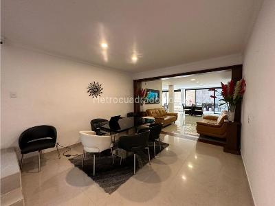 Casa de 4 alcobas en venta en El Poblado, Medellín, 425 m² · foto 3 de 20