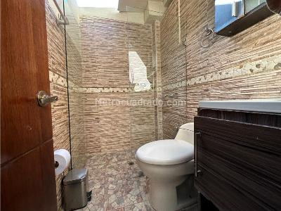Casa de 4 alcobas en venta en El Poblado, Medellín, 425 m² · foto 13 de 20