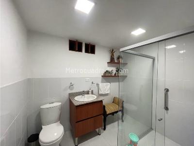 Apartamento de 4 alcobas en venta en El Poblado, Medellín, 270 m² · foto 16 de 20