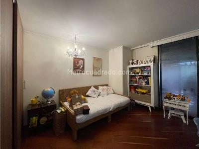 Apartamento de 4 alcobas en venta en El Poblado, Medellín, 270 m² · foto 17 de 20