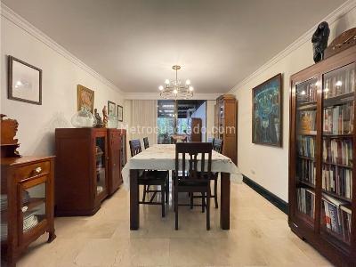 Apartamento de 4 alcobas en venta en El Poblado, Medellín, 270 m² · foto 19 de 20