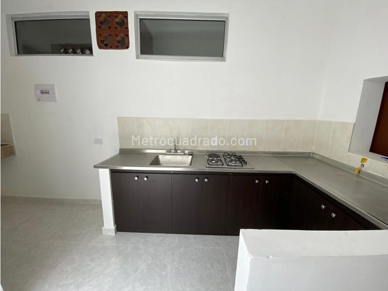 Spacious 3BR Apartment Near Metro in Prado Centro - 2