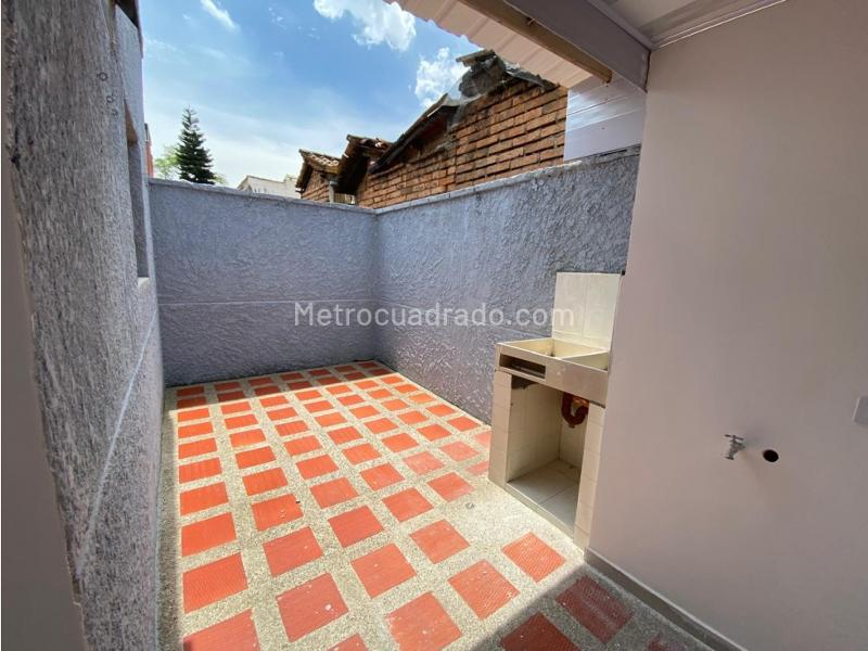 Modern 3BR Apartment with Extra Bathroom in Prado Centro - 5