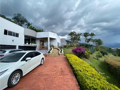 Casa de 5 alcobas en venta en Las Palmas, Medellín · foto 2 de 20