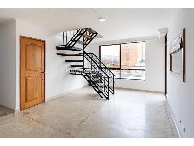 Apartamento en venta en La Floresta, Medellín · foto 2 de 19