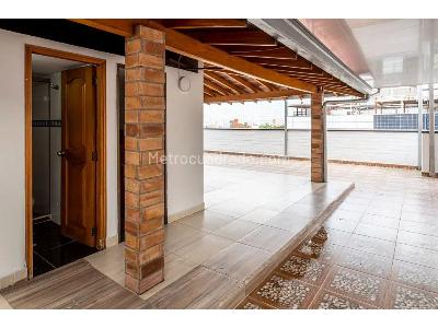 Apartamento en venta en La Floresta, Medellín · foto 18 de 19