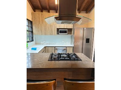 Casa de 3 alcobas en venta en Santa Elena, Medellín, 195 m² · foto 10 de 20