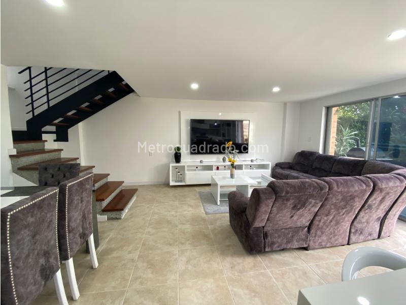 Casa Amoblada de 4 Alcobas con BBQ en El Poblado - 6