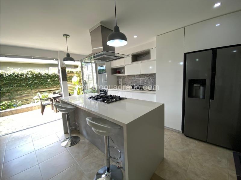 Casa Amoblada de 4 Alcobas con BBQ en El Poblado - 7