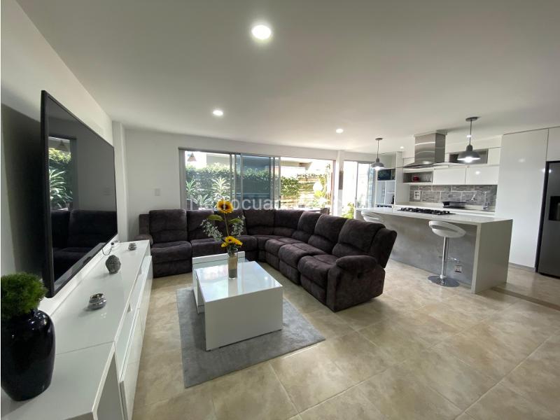 Casa Amoblada de 4 Alcobas con BBQ en El Poblado - 8