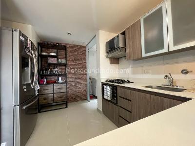 Apartamento de 3 alcobas en venta en El Poblado, Medellín, 121 m² · foto 5 de 16