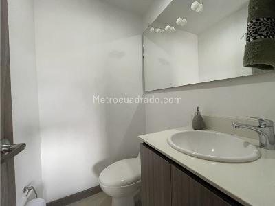 Apartamento de 3 alcobas en venta en El Poblado, Medellín, 121 m² · foto 7 de 16