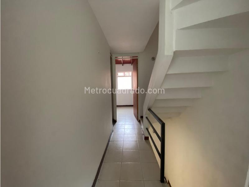 3BR House with Private Parking in Rodeo Alto - 6