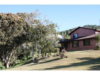 Casa de 3 alcobas en venta en Alto De Las Palmas, Medellín, 320 m² · foto 2 de 10
