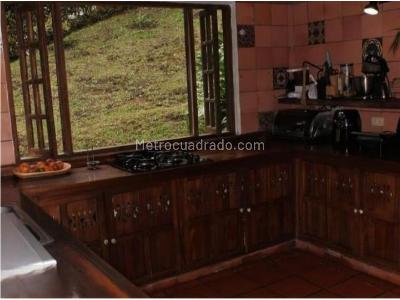 Casa de 3 alcobas en venta en Alto De Las Palmas, Medellín, 320 m² · foto 8 de 10