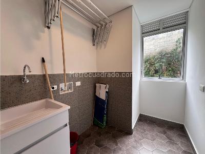 Apartamento de 2 alcobas en venta en El Poblado, Medellín, 72 m² · foto 5 de 20