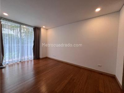 Apartamento de 2 alcobas en venta en El Poblado, Medellín, 72 m² · foto 8 de 20