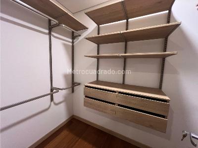 Apartamento de 2 alcobas en venta en El Poblado, Medellín, 72 m² · foto 10 de 20