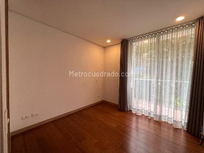 Apartamento de 2 alcobas en venta en El Poblado, Medellín, 72 m² · foto 18 de 20