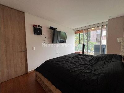 Apartamento de 2 alcobas en venta en El Poblado, Medellín, 69 m² · foto 11 de 16