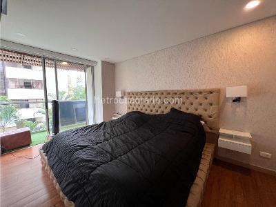 Apartamento de 2 alcobas en venta en El Poblado, Medellín, 69 m² · foto 13 de 16