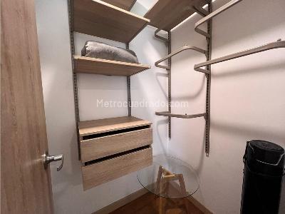 Apartamento de 2 alcobas en venta en El Poblado, Medellín, 69 m² · foto 15 de 16