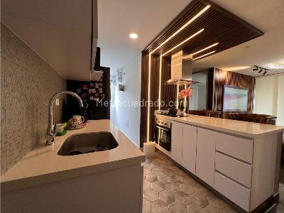 Apartamento de 2 alcobas en venta en El Poblado, Medellín, 69 m² · foto 3 de 16