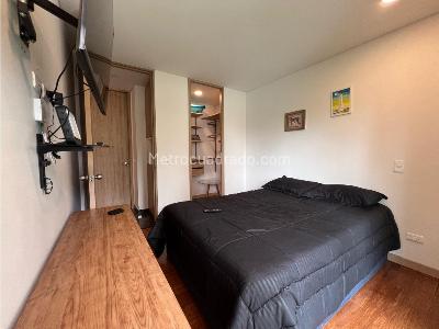 Apartamento de 2 alcobas en venta en El Poblado, Medellín, 69 m² · foto 6 de 16