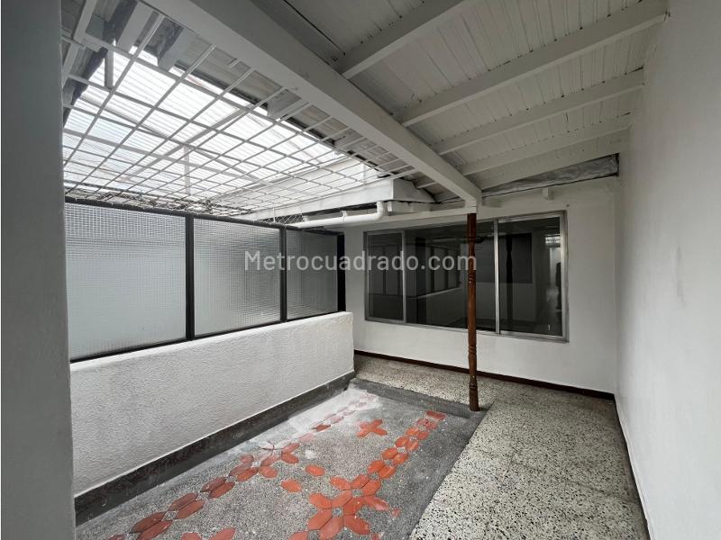 Casa Comercial con Espacios Amplios en San Joaquín - 3