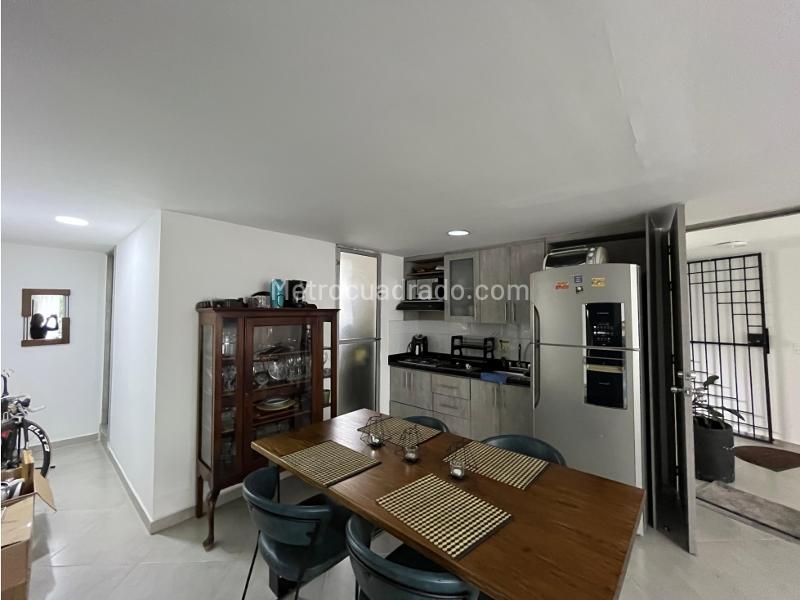 Apartamento amoblado de 2 alcobas en Laureles