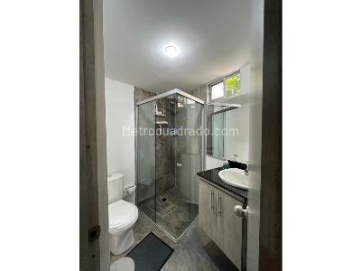 Apartamento en arriendo en Laureles, Medellín · foto 4 de 6