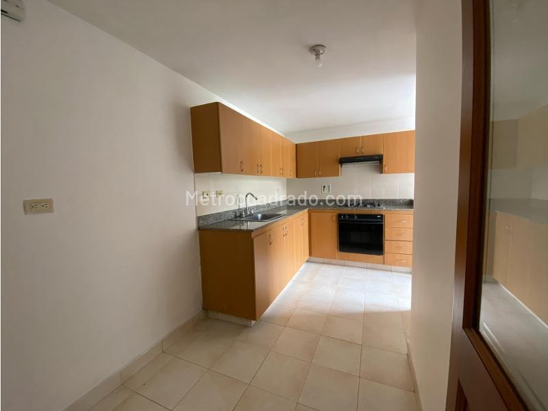 Large 4BR Apartment with Amenities in El Poblado - 2