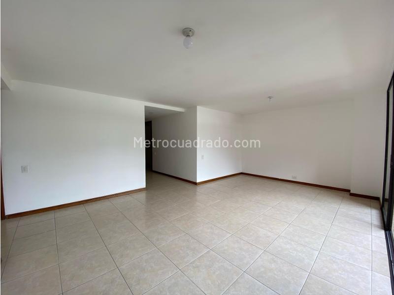 Large 4BR Apartment with Amenities in El Poblado - 3