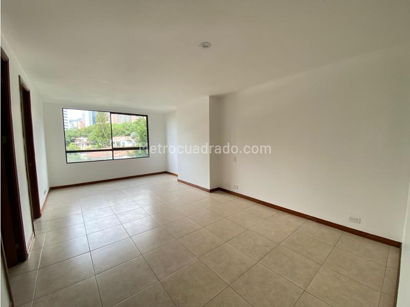 Large 4BR Apartment with Amenities in El Poblado - 4