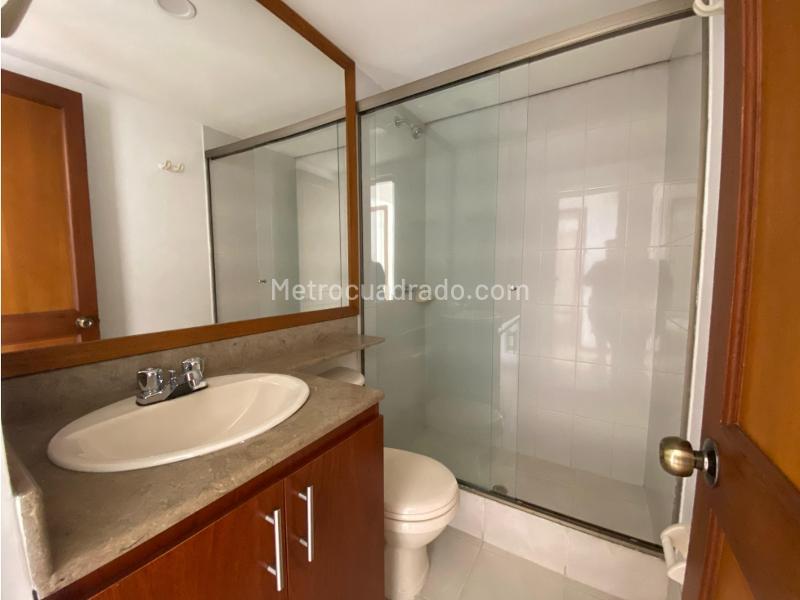 Large 4BR Apartment with Amenities in El Poblado - 6